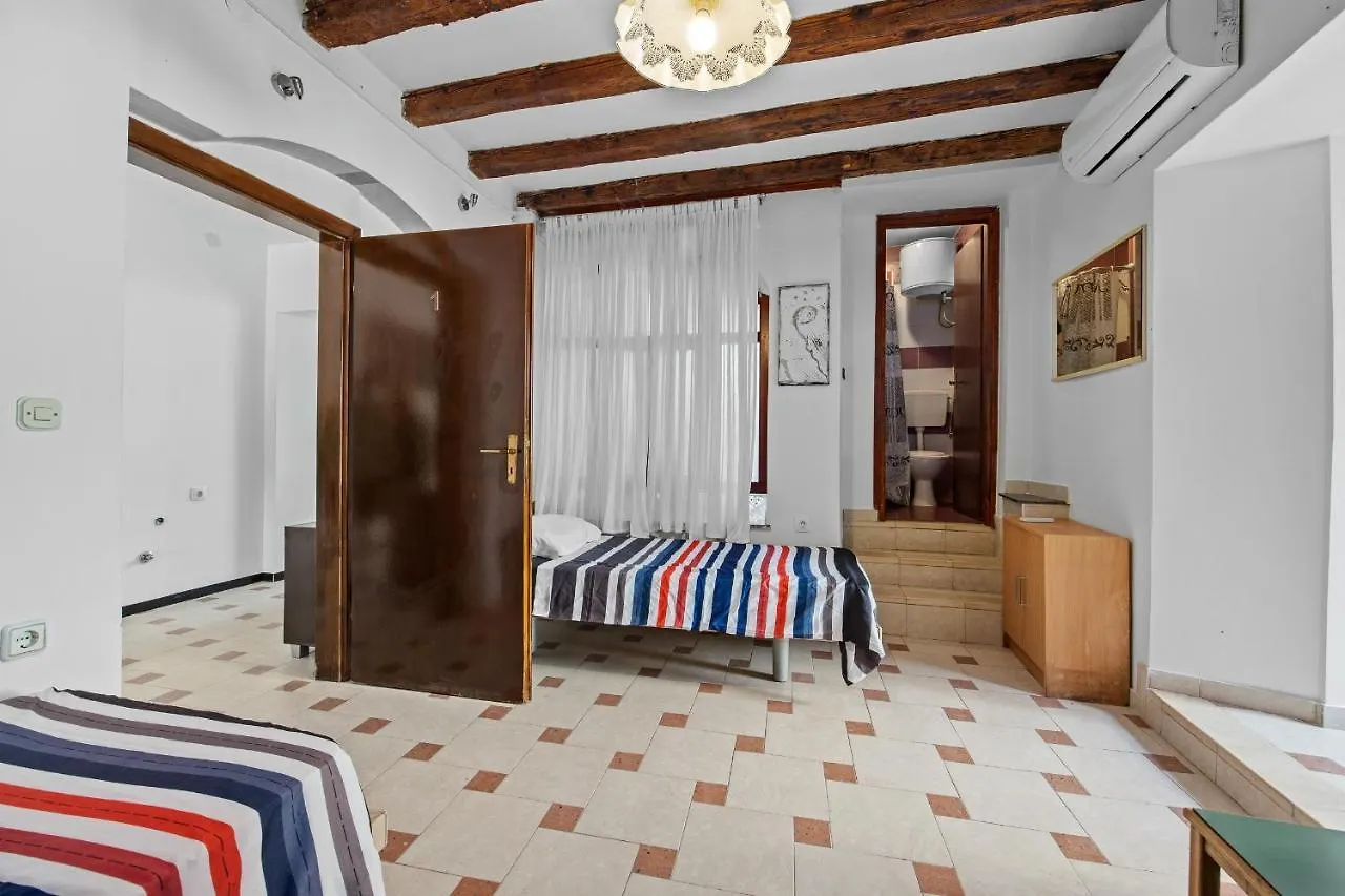 Pula Hostel